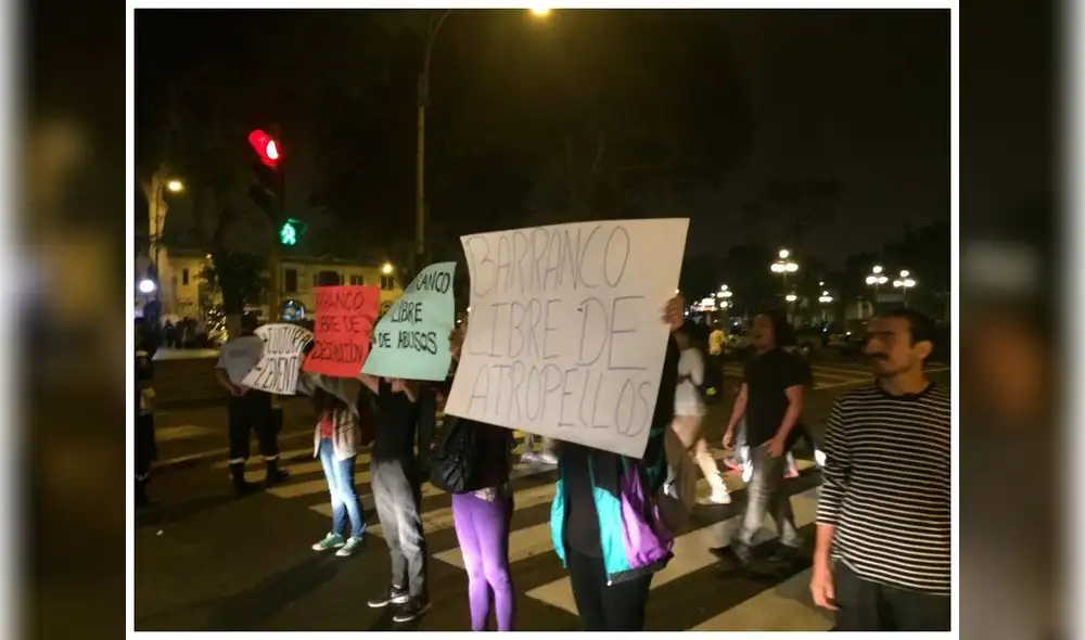 Marcha de solidaridad con la librería La Libre en Barranco Marcha de solidaridad con la librería La Libre en Barranco