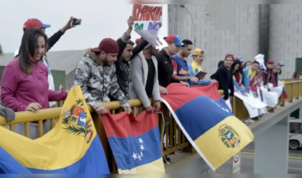 Oyente venezolano acusa a Carloncho de xenófobo y locutor le corta la llamada