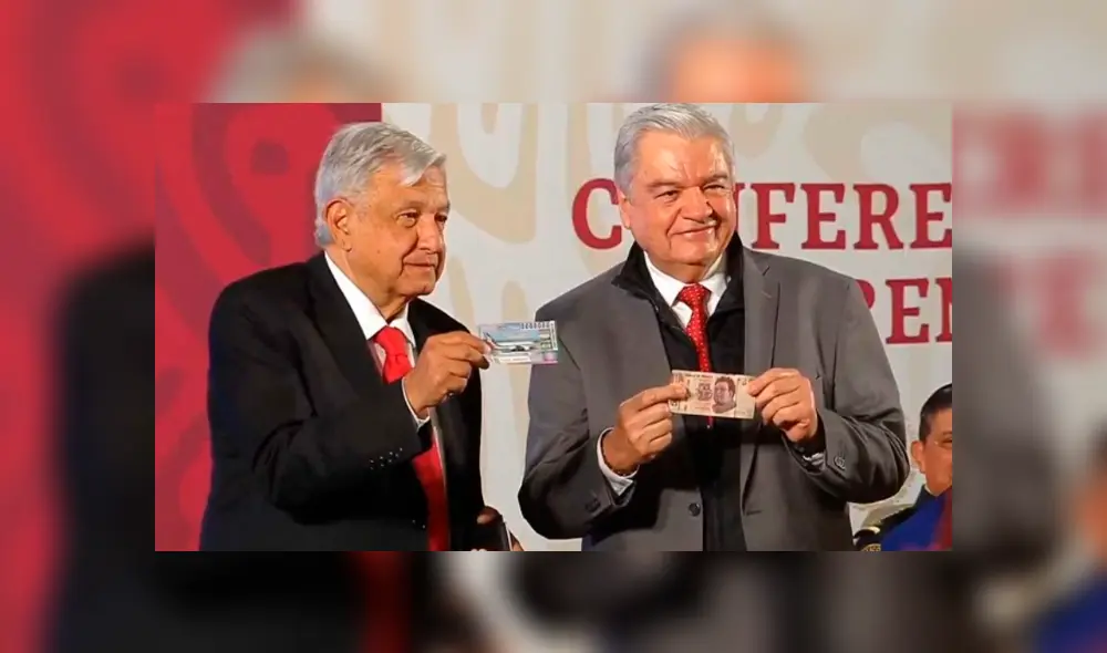AMLO compra un boleto de la rifa del avión presidencial de México
