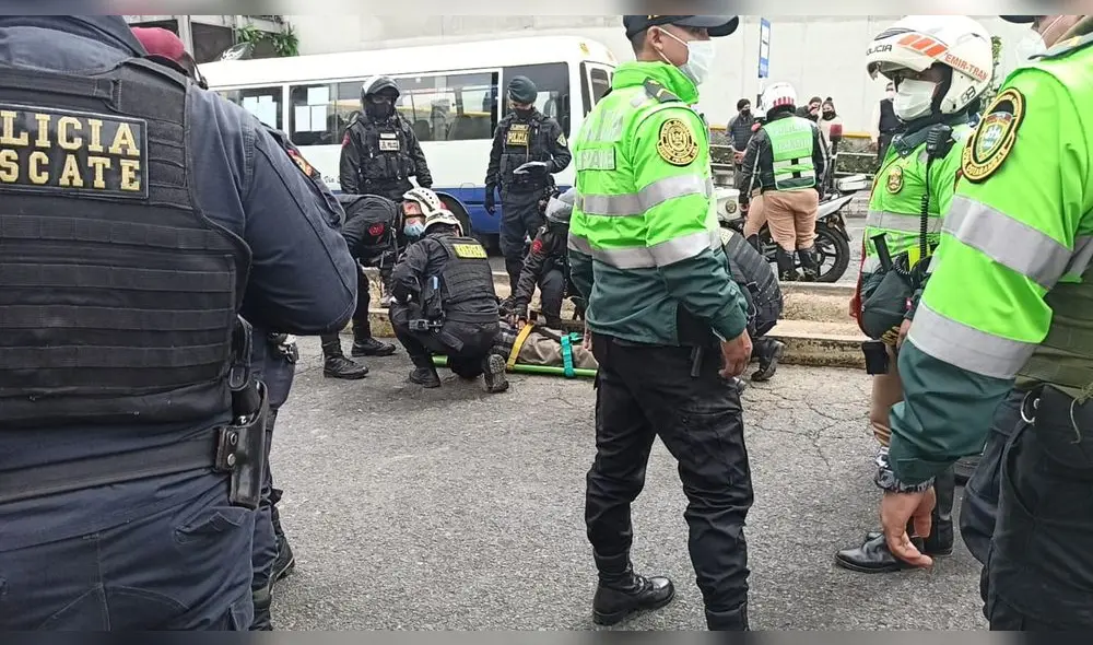 Accidente vehícular deja gravemente herido a un policía de tránsito y un transeúnte. Créditos: María Pía Ponce/ URPI-GLR Accidente vehícular deja gravemente herido a un policía de tránsito y un transeúnte. Créditos: María Pía Ponce/ URPI-GLR