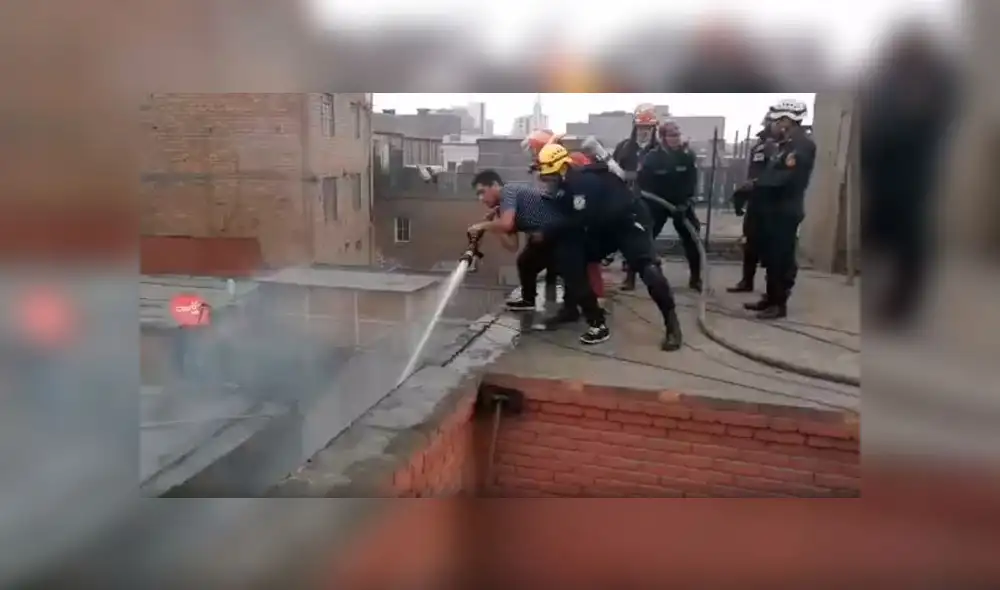 Incendio en Barrios Altos genera tráfico vehicular [VIDEO]