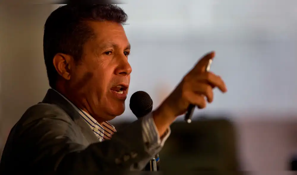 Candidato opositor venezolano propone la dolarización en Venezuela