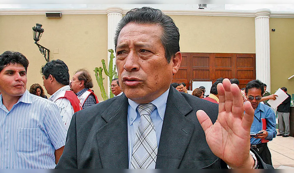 crítica frontal. El excongresista Daniel Robles pidió no usar el nombre del partido de la estrella para intereses particulares o de grupo.