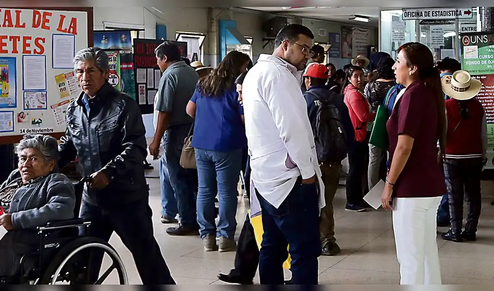 Médicos en huelga piden que hospitales vuelvan a Minsa