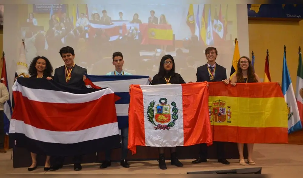 Escolar obtiene medalla de oro en Olimpiada de Biología y lo dedica al Perú