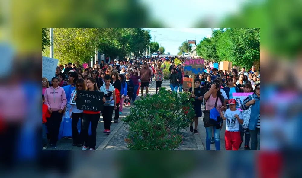 Los ciudadanos realizaron marchas exigiendo justicia para la madre que perdió a su pequeño de 4 años. (Foto: Diario Río Negro)
