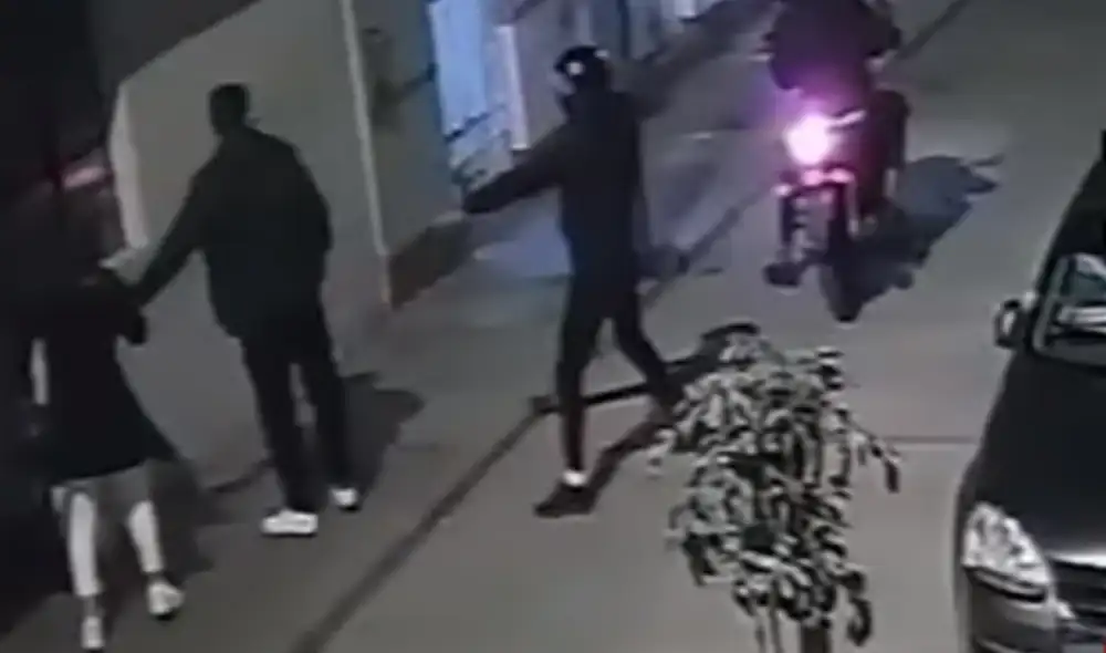 Delincuentes llevaban cascos para que sus rostro no sean reconocidos. Foto: captura de Buenos Días Perú