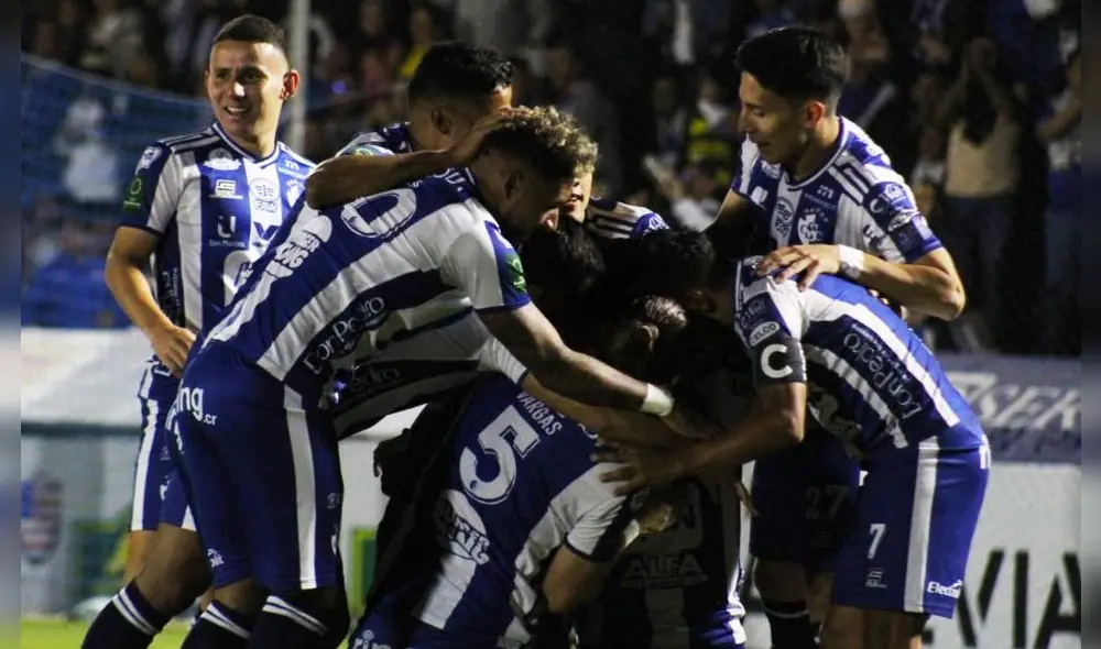 Cartaginés consiguió la remontada en los primeros minutos del partido. Foto: Twitter Cartaginés consiguió la remontada en los primeros minutos del partido. Foto: Twitter