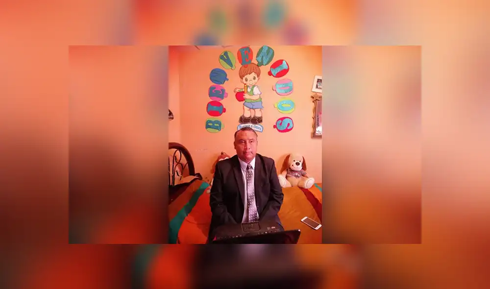 El profesor decidió adornar su habitación para el regreso a clases virtuales con sus alumnos. Foto: Facebook