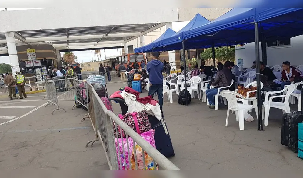 Drama de venezolanos que pugnan por cruzar la frontera de Perú con Chile