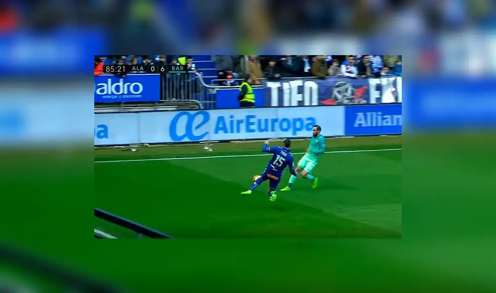 En YouTube, la terrible lesión que sufrió Aleix Vidal tras una dura entrada | VIDEO En YouTube, la terrible lesión que sufrió Aleix Vidal tras una dura entrada | VIDEO