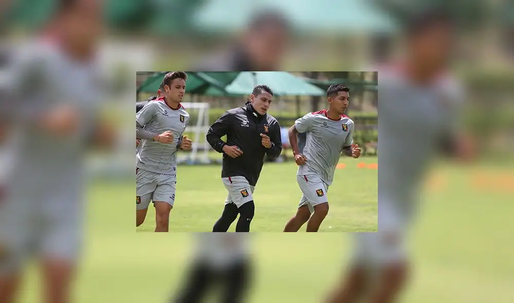 Tejeda en los entrenamientos junto a los jóvenes Deneumostier y Sánchez Tejeda en los entrenamientos junto a los jóvenes Deneumostier y Sánchez