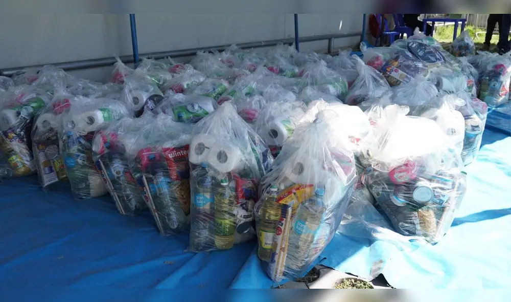 Canastas fueron donadas por Caja Arequipa y repartidas por la municipalidad. Canastas fueron donadas por Caja Arequipa y repartidas por la municipalidad.