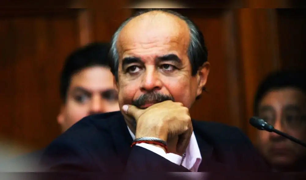 Mauricio Mulder presenta proyecto de ley que discrimina a medios periodísticos 