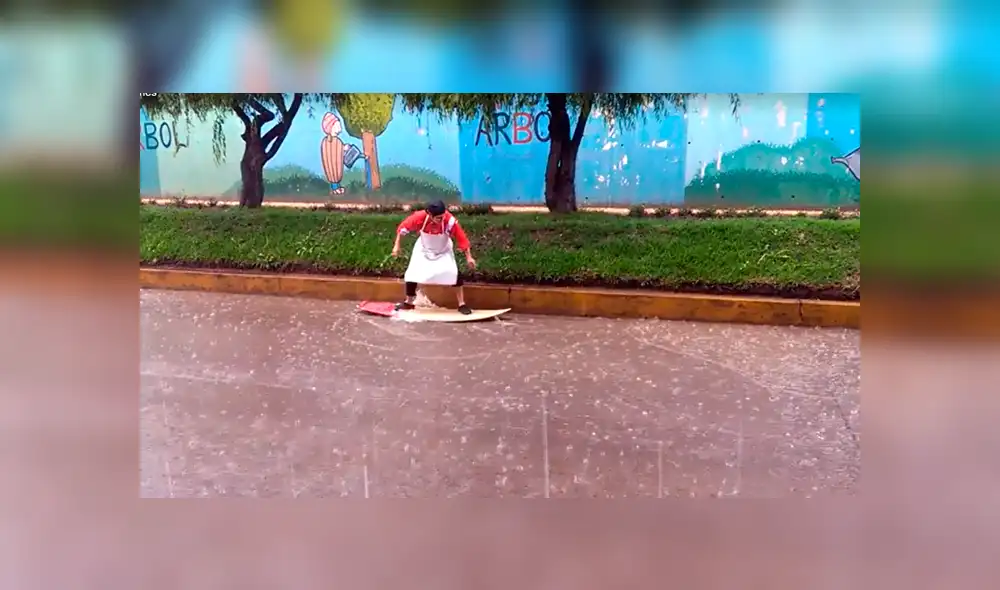 Cusqueño aprovecha las intensas lluvias para ‘surfear’ en las calles y divierte en redes [VIDEO]