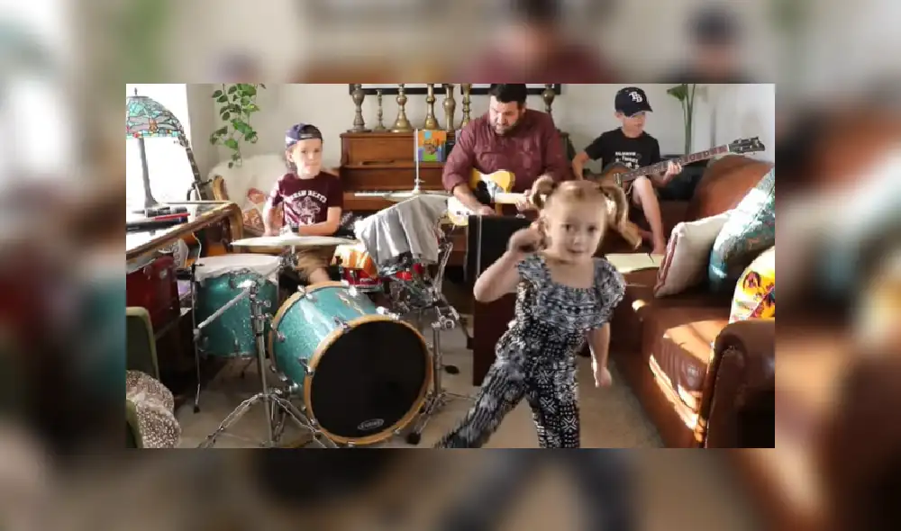 Desliza para ver más sobre esta familia que se ha robado todas las miradas en YouTube. Desliza para ver más sobre esta familia que se ha robado todas las miradas en YouTube.