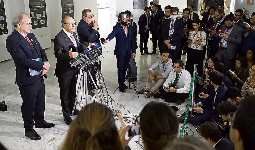 Coordina. Vicepresidente electo de Brasil, Geraldo Alckmin (centro). Foto: AFP Coordina. Vicepresidente electo de Brasil, Geraldo Alckmin (centro). Foto: AFP