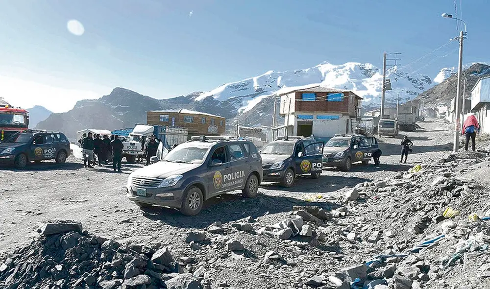 Asalto en La Rinconada deja 2 agentes de seguridad muertos Asalto en La Rinconada deja 2 agentes de seguridad muertos