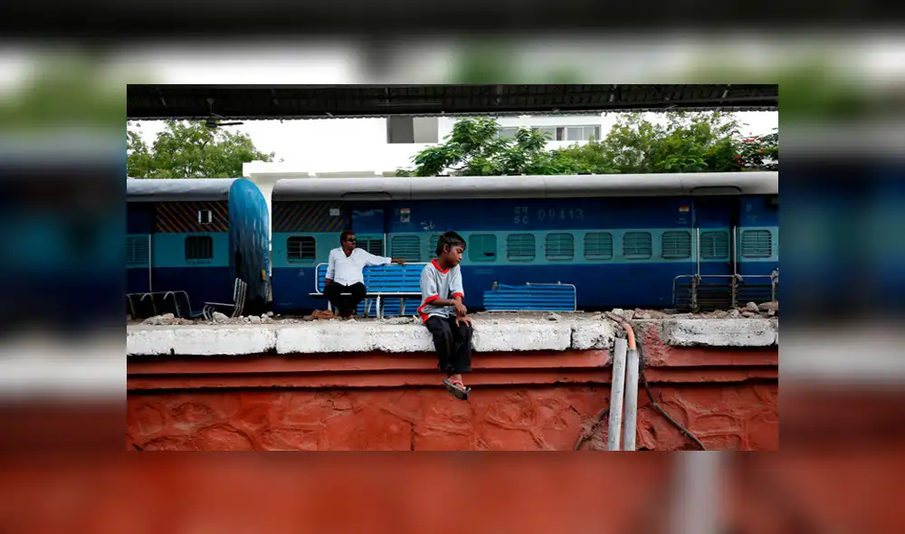 Choque entre dos trenes deja una persona en estado crítico y varios heridos en la India [VIDEO]