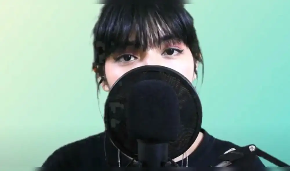 Desliza para ver más fotos de la 'doble de Lisa de BLACKPINK' Desliza para ver más fotos de la 'doble de Lisa de BLACKPINK'