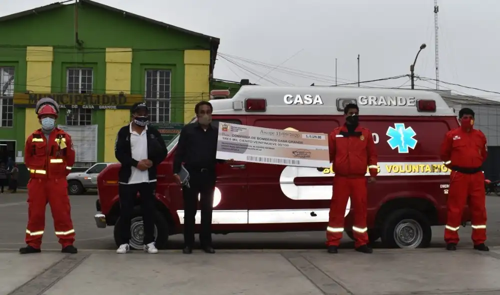 Entregan donativo económico para equipos de bomberos en distrito del valle de La Libertad Entregan donativo económico para equipos de bomberos en distrito del valle de La Libertad