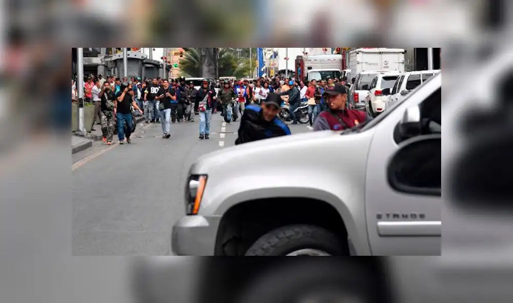 Colectivos chavista en el Centro de Caracas. Foto: AFP. Colectivos chavista en el Centro de Caracas. Foto: AFP.