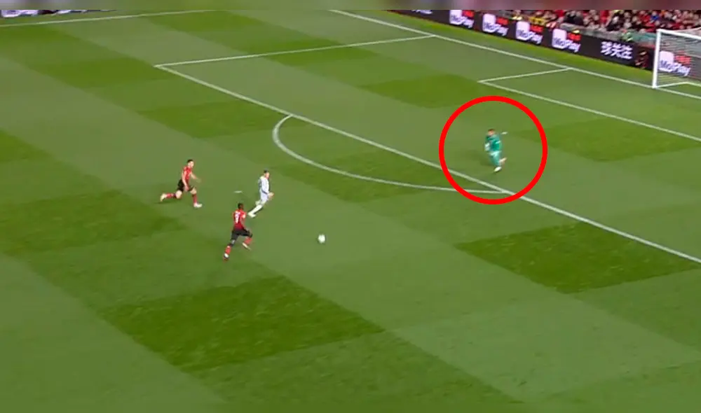 El peor regreso: 'Chiquito' Romero volvió tras 4 meses al arco del United y lo expulsaron [VIDEO]