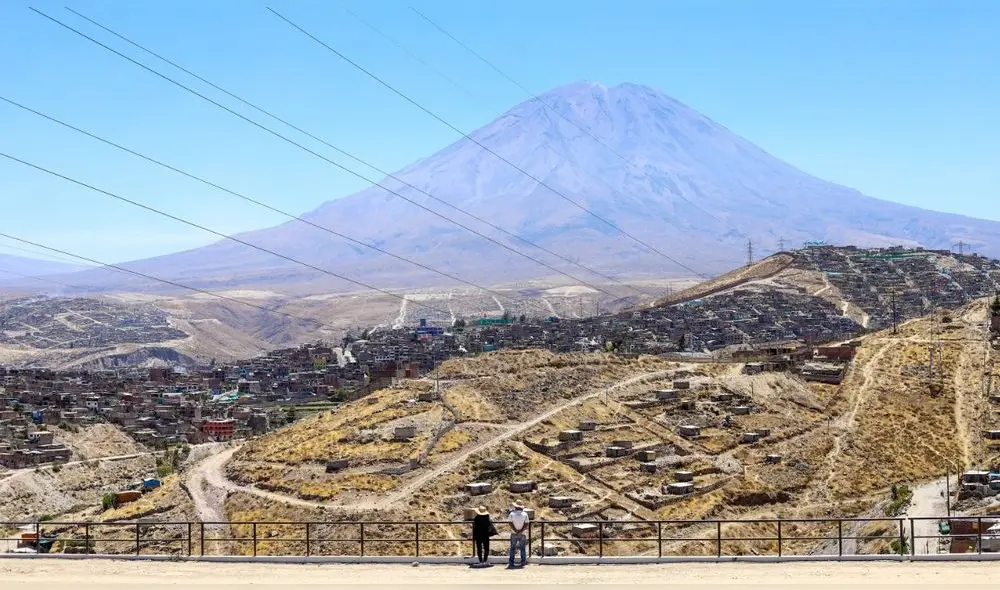 Gerente informó que hay dos proyectos de vivienda en dos distritos. Foto: Gobierno Regional de Arequipa Gerente informó que hay dos proyectos de vivienda en dos distritos. Foto: Gobierno Regional de Arequipa