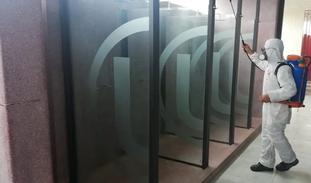 Instalaciones de Universitario fueron fumigadas para el reinicio de los entrenamientos. | Foto: Prensa Universitario