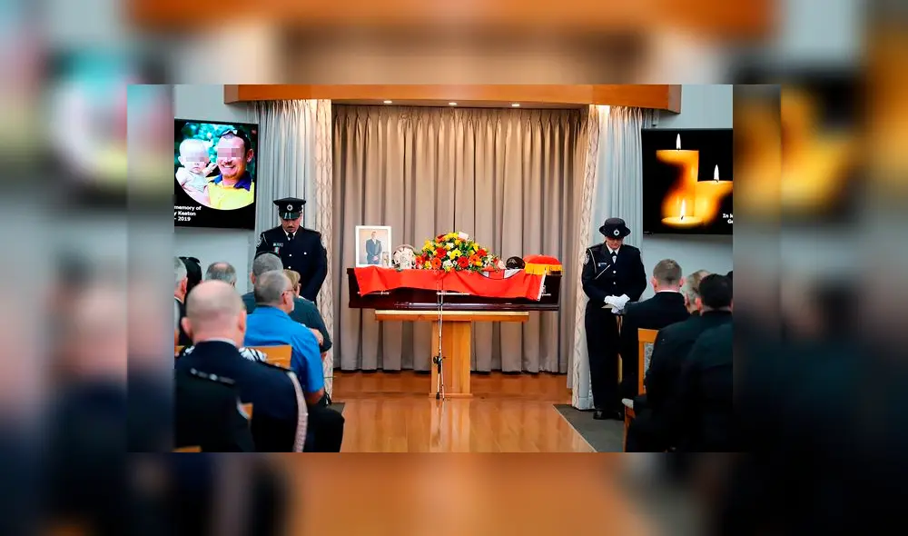 Hijo de bombero recibe galardón de valentía en nombre de su padre muerto en incendio [FOTOS]