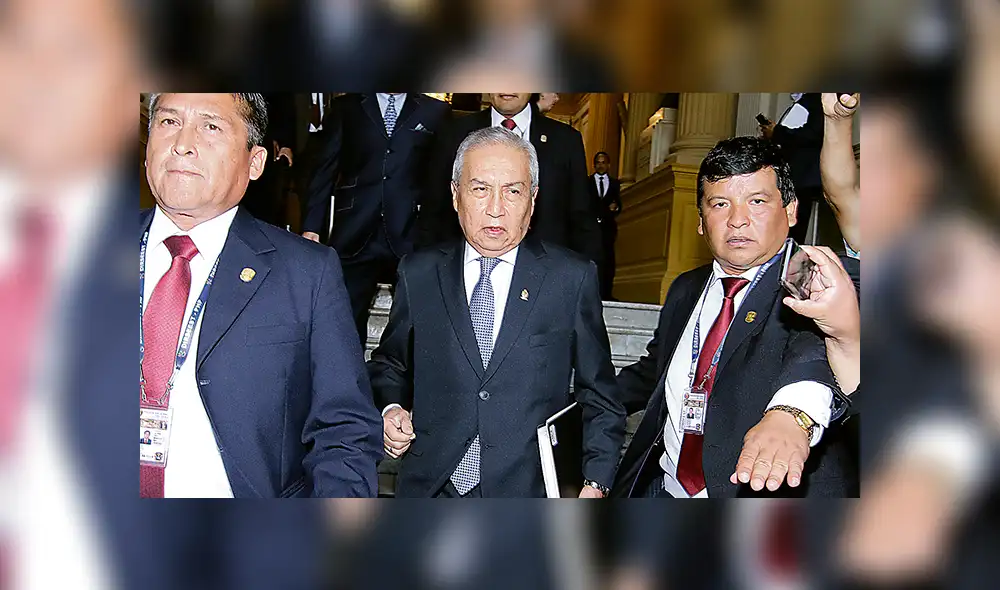 Fujimoristas retrasaron proceso sobre posible destitución de Chávarry