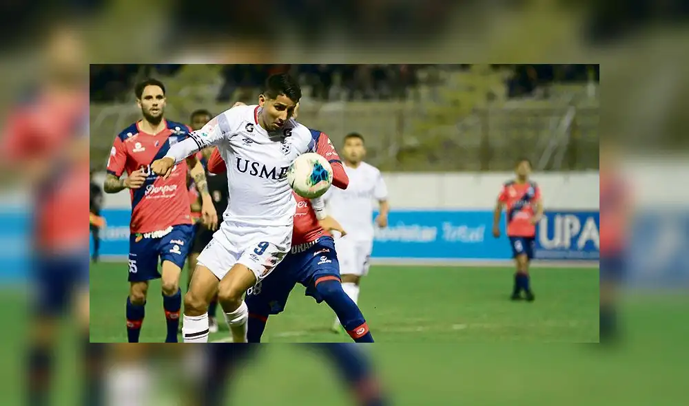 ENCUENTRO DE CARLOS A. MANNUCCI VS SAN MARTIN, JUGADO EN EL ESTADIO MANSICHE DE TRUJILLO.RESULTADO 1-0 GANA MANNUCCI.LIGA 1 - TORNEO CLAUSURAJOFFRE ESCOBAR