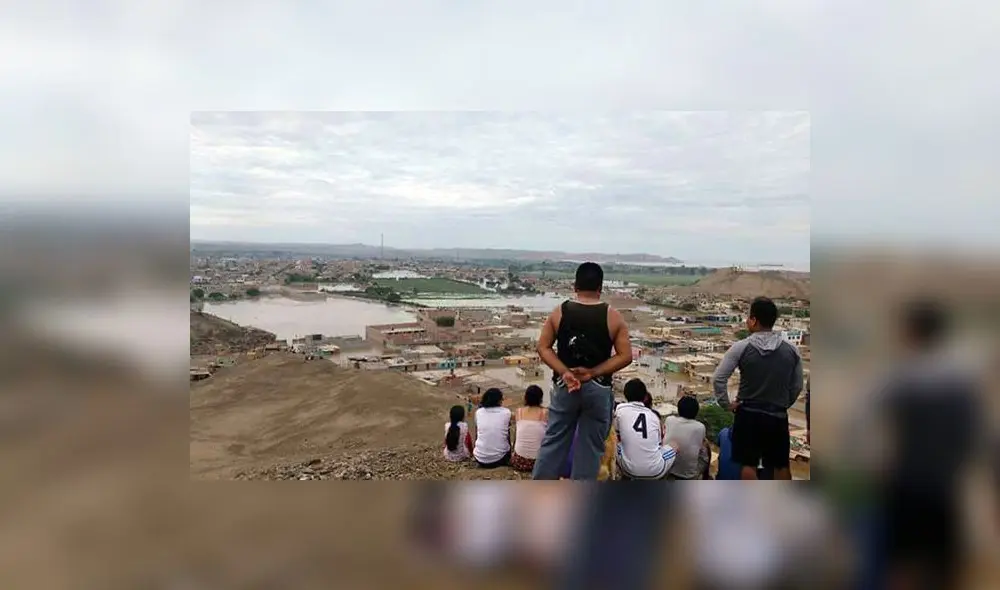 Huarmey inundada por desborde de ríos Huarmey inundada por desborde de ríos