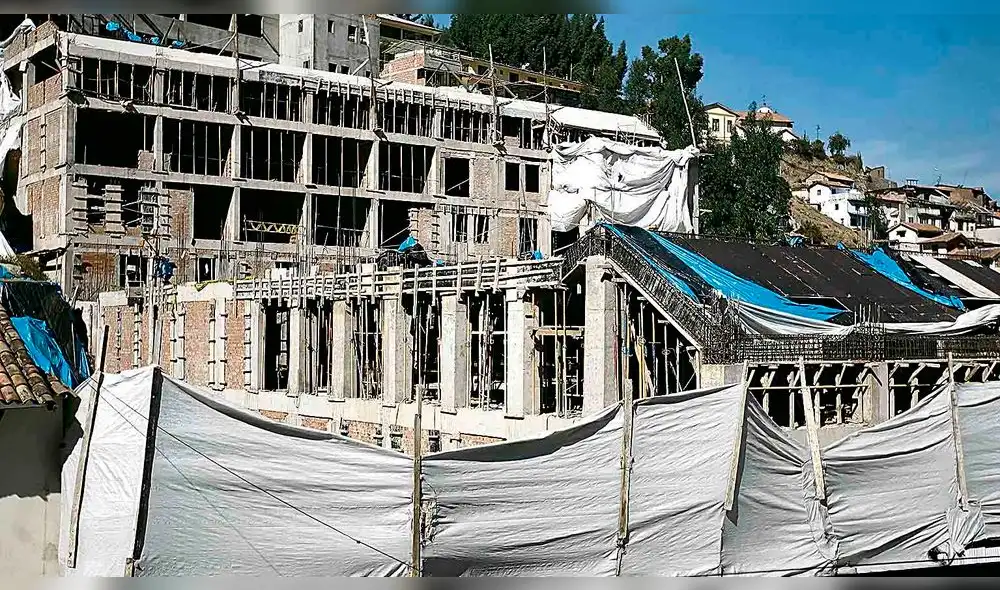 HOTEL SHERATON EN LA CIUDAD DEL CUSCO FUE PARALIZADA POR LA DIRECCION DE CULTURA DE CUSCO POR QUE ATENTARIA CONTRA EL PATRIMONIO CULTURAL. FOTO PANORAMICA DEL HOTEL SHERATON UBICADO EN LA CALLE SAPHY 
