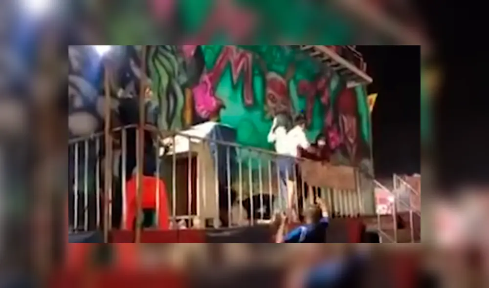 Familia sube a juegos mecánicos y salen despedidos por los aires tras falla mecánica [VIDEO]