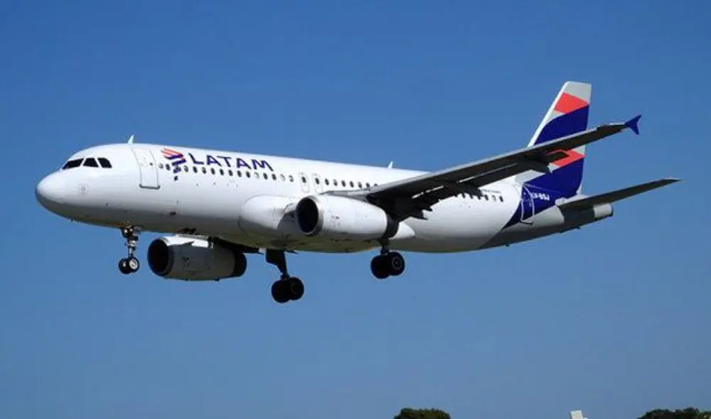 Latam Airlines asegura que respetará pasajes y vouchers tras acogerse a ley de bancarrota Latam Airlines asegura que respetará pasajes y vouchers tras acogerse a ley de bancarrota