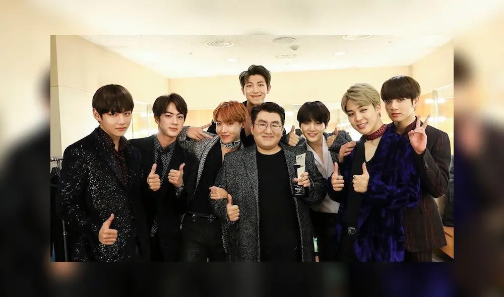 BTS y el CEO de Bit Hit Entertainment, Bang Shi Hyuk.