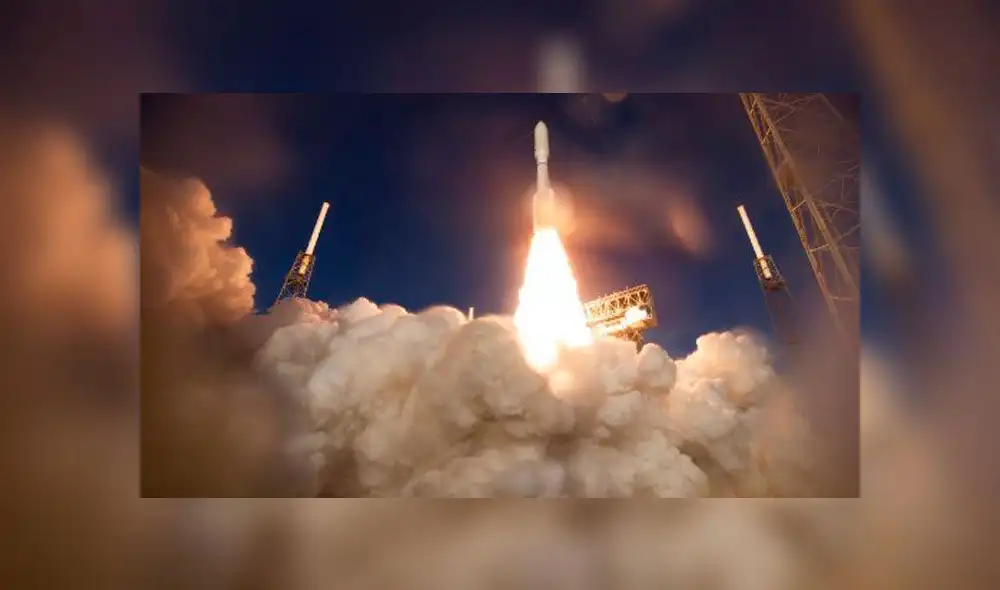 la NASA muestra un cohete United Launch Alliance Atlas V con el rover Mars 2020. Foto: AFP. la NASA muestra un cohete United Launch Alliance Atlas V con el rover Mars 2020. Foto: AFP.