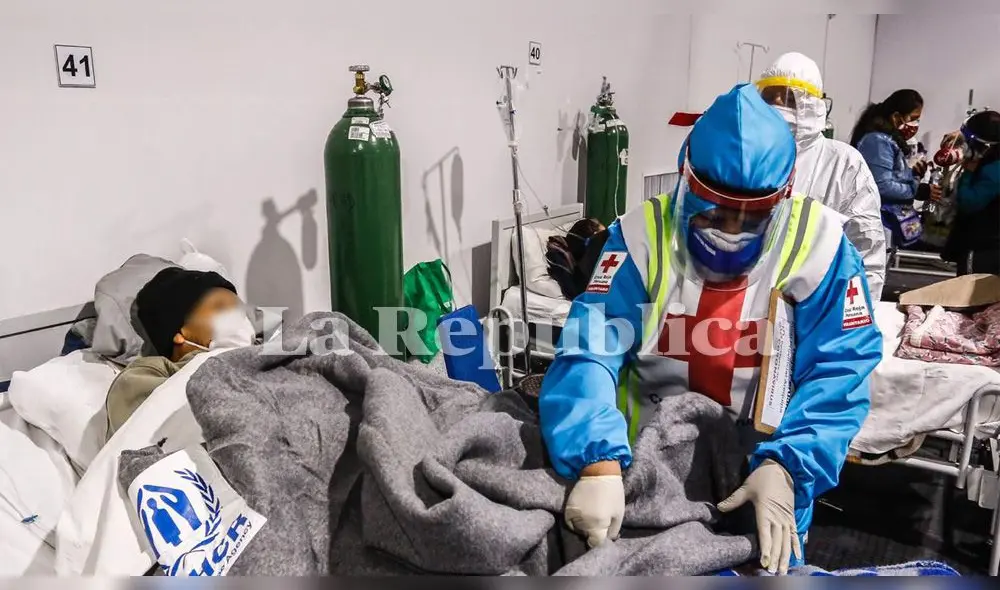Cruz Roja en Arequipa lleva ayuda a pacientes con coronavirus en hospitales. Foto: Oswald Charca