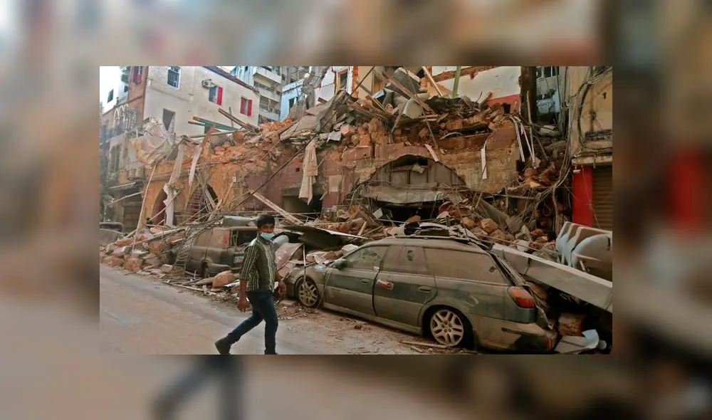 Así amaneció Beirut tras la fuerte explosión que arrasó con edificios. Foto: AFP / STR