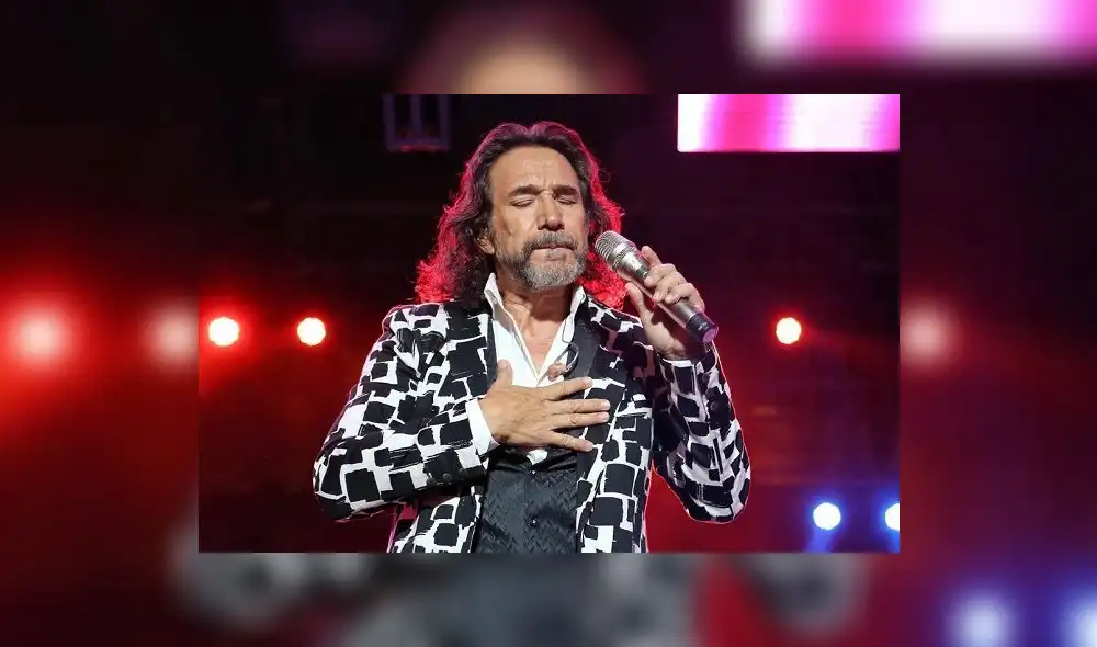 Marco Antonio Solís se vuelve objeto de deseo tras publicar foto en gimnasio [FOTOS]