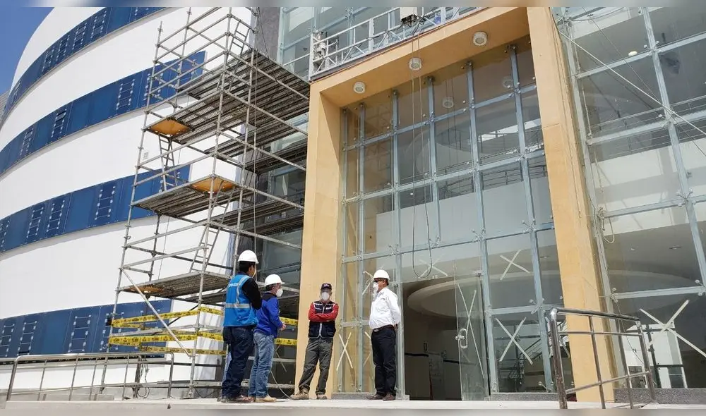 Hospital cuenta con colectores solares que permitirán ahorro importante en el mantenimiento.