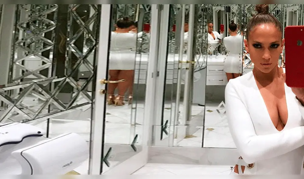 JLo reta la censura en Instagram al lucirse sin prenda íntima JLo reta la censura en Instagram al lucirse sin prenda íntima