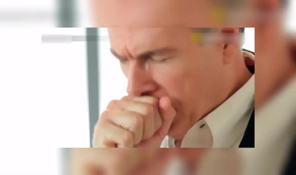 Fue al hospital para tratarse una tos y descubren dos parásitos alojados en su garganta