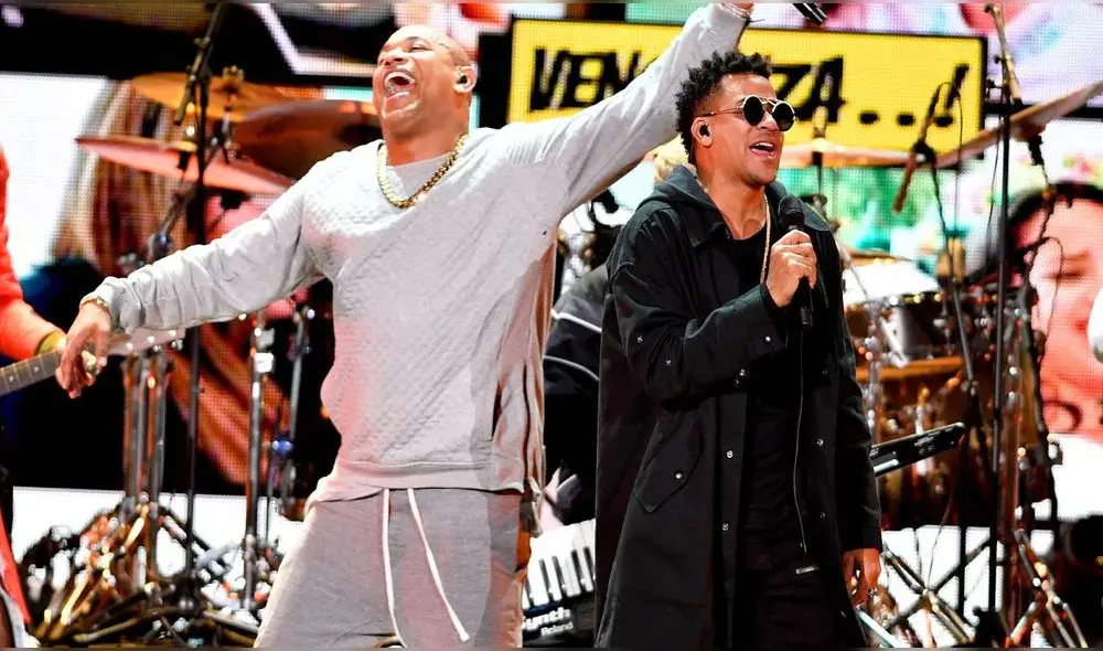 Dúo Gente de zona en contra del régimen cubano Abajo la dictadura Dúo Gente de zona en contra del régimen cubano Abajo la dictadura