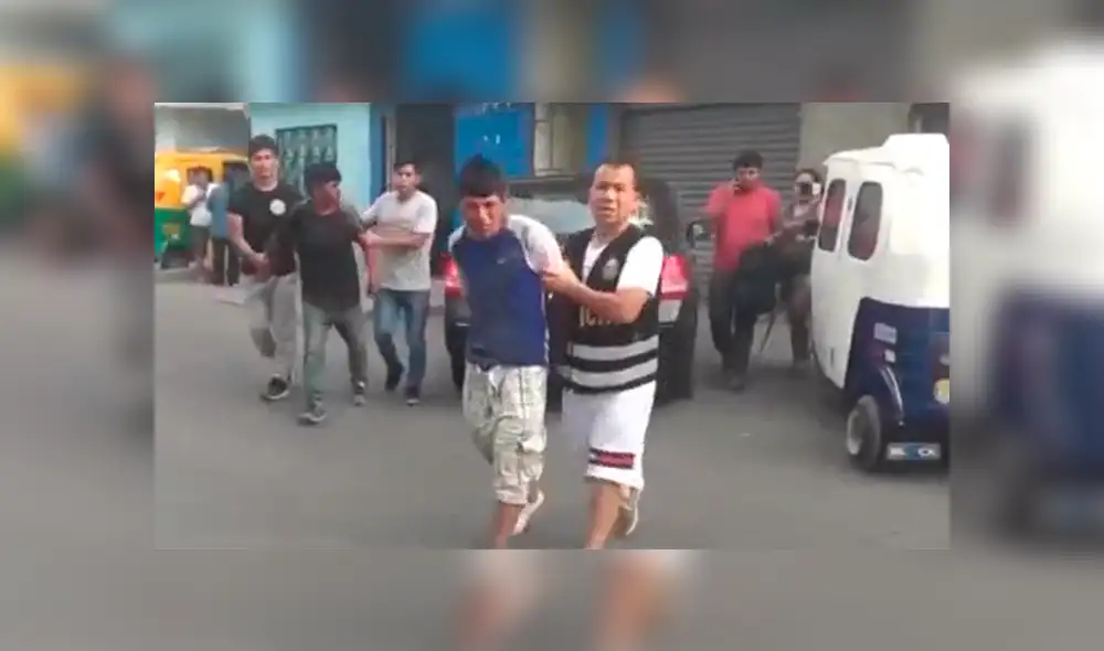 Delincuente recibe brutal golpiza tras intentar robar un mototaxi [VIDEO]