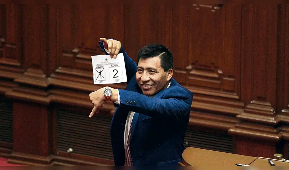 Evaluarán denuncia constitucional contra fujimorista Moisés Mamani Evaluarán denuncia constitucional contra fujimorista Moisés Mamani