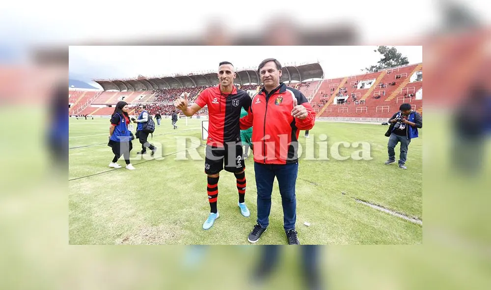 Hernán Pellerano y el DT Carlos Bustos Hernán Pellerano y el DT Carlos Bustos