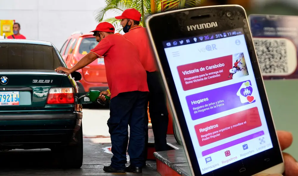 Los cupos de gasolina subsidiada se aceptan cada mes a través del Sistema Patria. Foto: composición LR / AFP / VTV Los cupos de gasolina subsidiada se aceptan cada mes a través del Sistema Patria. Foto: composición LR / AFP / VTV