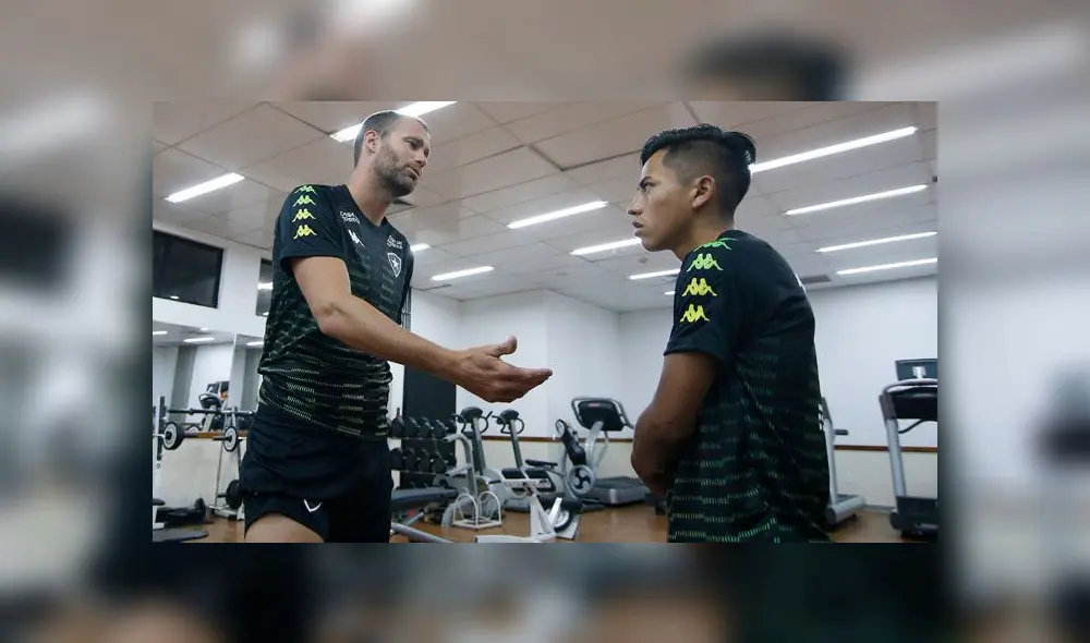 El extremo peruano habló sobre su estilo de juego, el cual consideró similar al de Messi y Neymar.